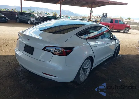 2022 Tesla Model 3 Rear-Wheel Drive z USA, uszkodzony, nr VIN 5YJ3E1EA6NF257498